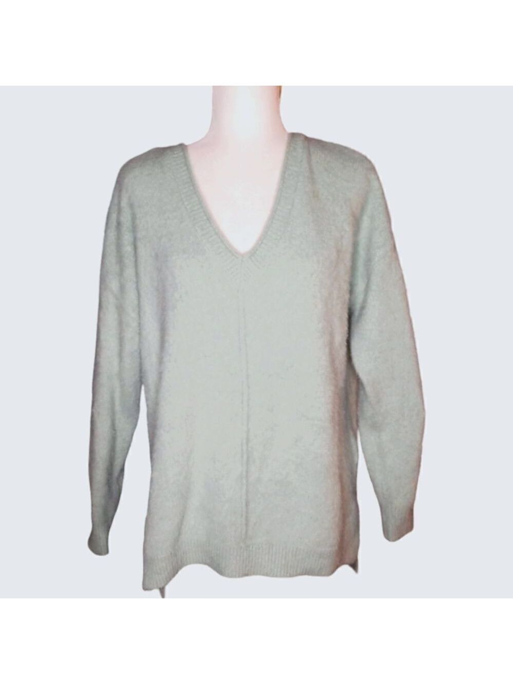 Max Studio Sweater V-Neck Long Sleeve Green Size Medium